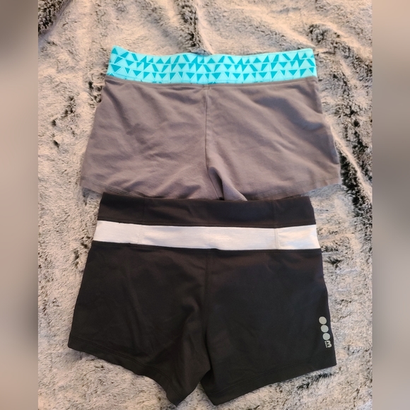 Bench/ affliction shorts size Small - Picture 3 of 4